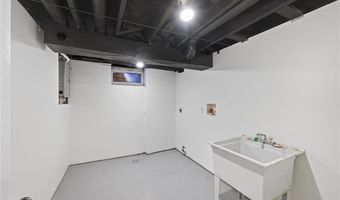 907 40th Ln, Anoka, MN 55303