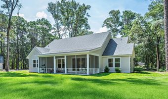 13 Woods Ln, Beaufort, SC 29907
