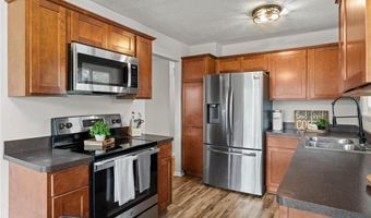 1047 Lowell Dr, Apple Valley, MN 55124