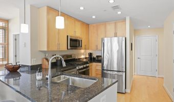 820 N POLLARD St 511, Arlington, VA 22203