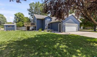 112 W River Oak Ct, Brandon, SD 57005