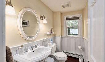 15 Palmer Rd, Beverly, MA 01915