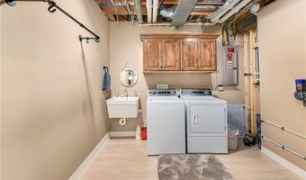 15006 Leavenworth Rd, Basehor, KS 66007