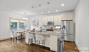 2530 Bay St, Charlotte, NC 28205