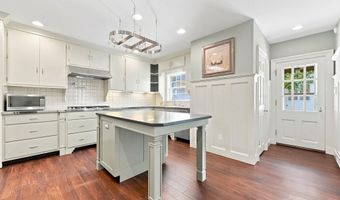 1011 Midway Dr, Auburn, IN 46706