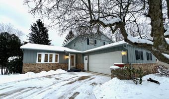 6316 Duxbury Dr SE, Ada, MI 49301