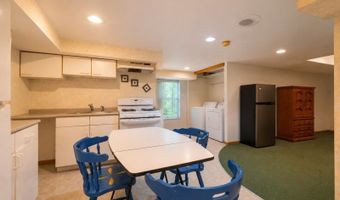 4 High Mountain Trl, Bayonne, NJ 07035