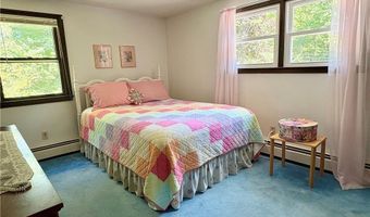 33 MaryAnn Dr, Exeter, RI 02822
