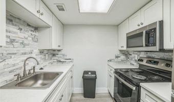 936 LAKE DESTINY Rd G, Altamonte Springs, FL 32714