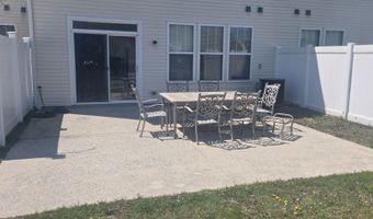 303 SCHOONER Ln 102, Berlin, MD 21811