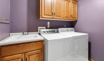 601 24th St NW, Austin, MN 55912