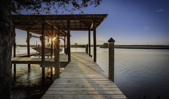 927 N Shore Dr, Biloxi, MS 39532