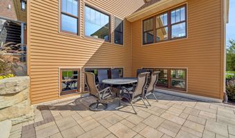 5039 W RED BARN Ct, Appleton, WI 54913