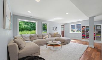 419 E Lake Front Dr, Beverly Shores, IN 46301