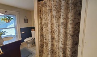 84 14th St, Bangor, ME 04401