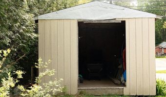 127 Swan Lake Ave, Belfast, ME 04915
