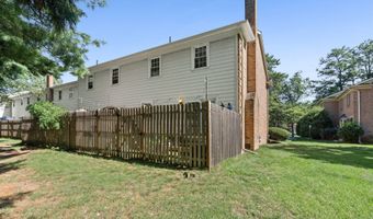 137 Point Of Woods Dr, Albany, NY 12203