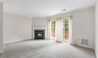 6908 FAIRFAX Dr 306, Arlington, VA 22213