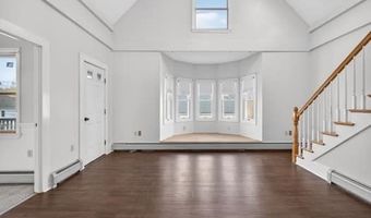 102 Market 3, Amesbury, MA 01913