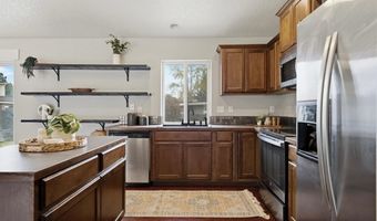 414 7th St, Benton City, WA 99320