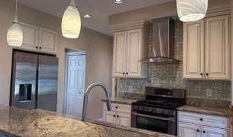 2445 S KENWOOD St, Arlington, VA 22206