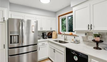 6541 134th St W, Apple Valley, MN 55124