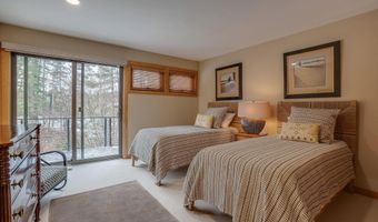 6 Williamsburg Ln, Bedford, NH 03110