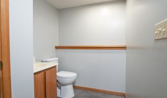 1005 6th St NW, Altoona, IA 50009