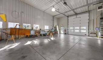 13335 Circle Dr, Anamosa, IA 52205