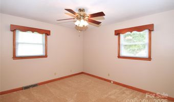 20 Sand Hill School Rd, Asheville, NC 28806