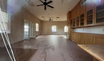 208 S White Oaks Ave, Capitan, NM 88316