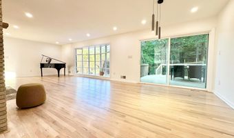 17821 POND Rd, Ashton, MD 20861