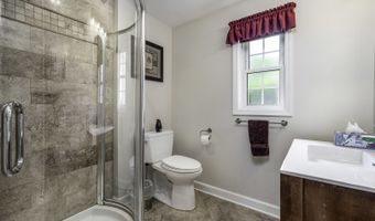 1631 S Surrey Ridge Dr, Arlington Heights, IL 60005