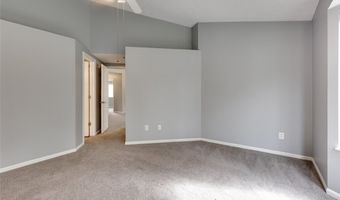 362 Village Pointe Dr, Akron, OH 44313