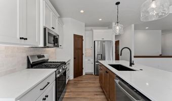 625 KIRKLAND Ave, Algoma, WI 54201