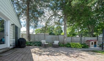 16 Cindy Ln, Bethel, CT 06801
