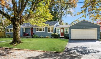 6 Conway Dr, Barrington, RI 02806