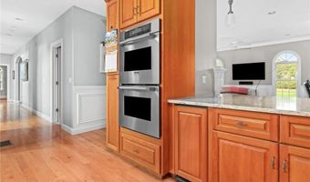 51 Reservoir Rd, Cumberland, RI 02864