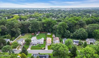 833 Lincoln St, Middletown, NJ 07748