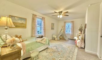 321 Chester Knoll Dr, Bennington, VT 05201