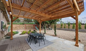 1852 Foxfire Rd, Fallbrook, CA 92028
