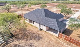 152 Summers Ln, Alice, TX 78332