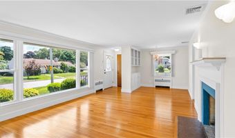 67 Vancouver Ave, Warwick, RI 02886