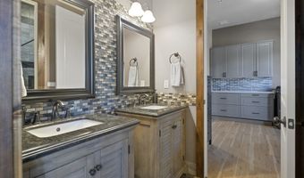 20578 S MONPANO OVERLOOK Dr, Oregon City, OR 97045
