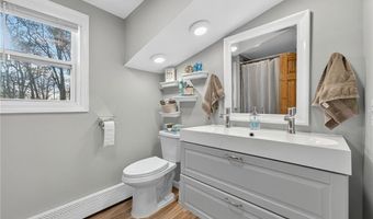 542 Main St, Hopkinton, RI 02833