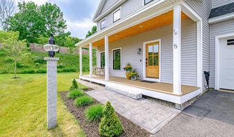 5 Goldfinch Dr, Falmouth, ME 04105