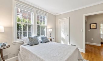 5013 WORTHINGTON Dr, Bethesda, MD 20816