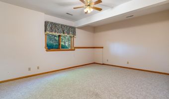 2010 Indiangrass Ct, Ames, IA 50014
