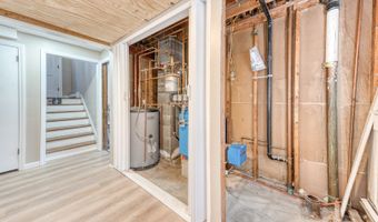 825 Old Hartford Rd, Colchester, CT 06415