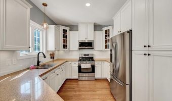 1009 Country Glen Ct, Apex, NC 27502
